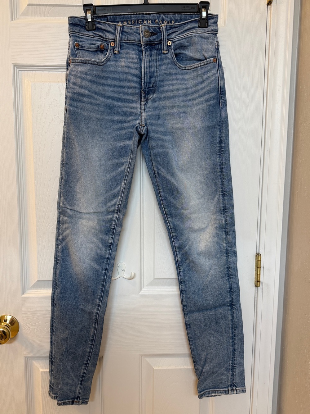 Men’s AE AirFlex+ Athletic Skinny Jeans 28x32 Medium Wash Stretch Denim
